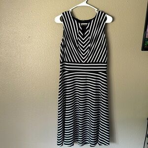 Black and white comfy dress